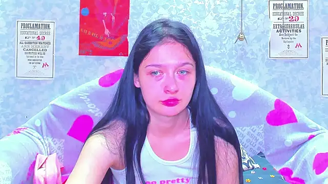 Snapshot of Vanessa_Florence chatting on February 23, 1:13 am Vanessa Florence online show from February 23, 1:13 am