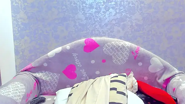 Snapshot of Vanessa_Florence chatting on October 31, 1:24 am Vanessa Florence online show from October 31, 1:24 am