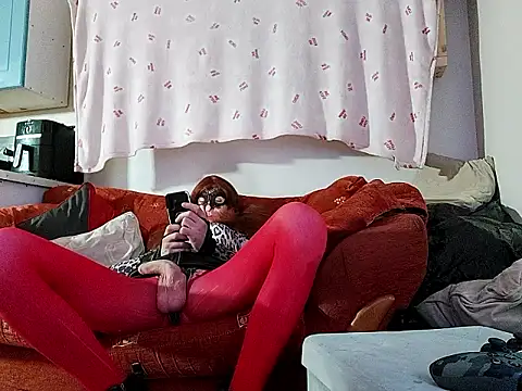 irishtommy1986 online show from May 16, 8:41 pm