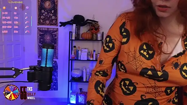 LilyVelvett online show from September 19, 3:32 am