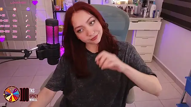LilyVelvett online show from February 6, 4:19 am