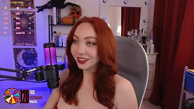 LilyVelvett online show from October 1, 2:06 am