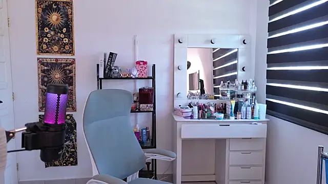 LilyVelvett online show from June 25, 6:24 pm