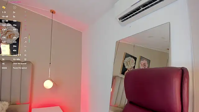 Emma Thompsson online show from November 4, 1:31 am