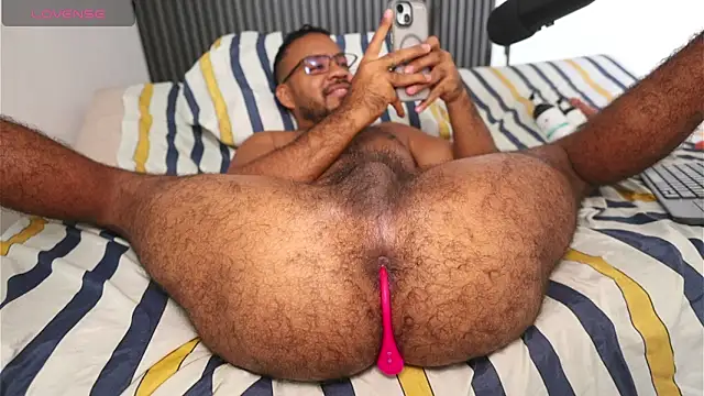 Little Bear00 online show from May 7, 3:37 pm