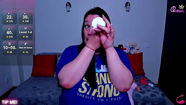 BubbleEmma online show from April 7, 1:02 pm