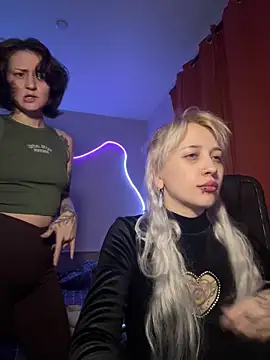 Dooubletroublee online show from April 18, 11:05 pm