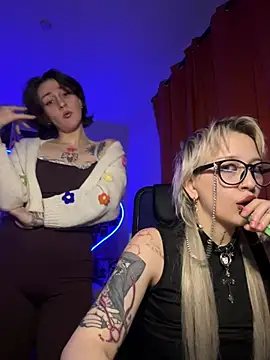 Dooubletroublee online show from March 20, 12:11 am