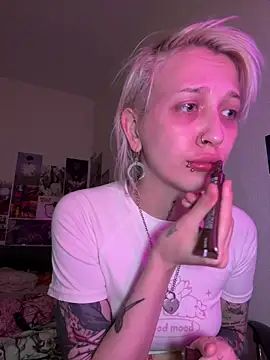 Dooubletroublee online show from May 24, 3:39 am