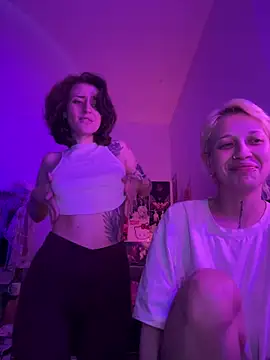 Dooubletroublee online show from June 18, 11:21 pm