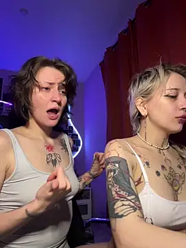 Dooubletroublee online show from March 24, 11:27 pm