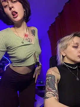 Dooubletroublee online show from March 7, 3:02 am