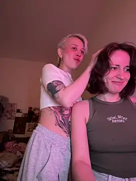 Dooubletroublee online show from May 24, 8:42 pm