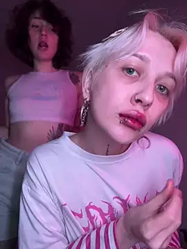 Dooubletroublee online show from May 12, 1:57 am