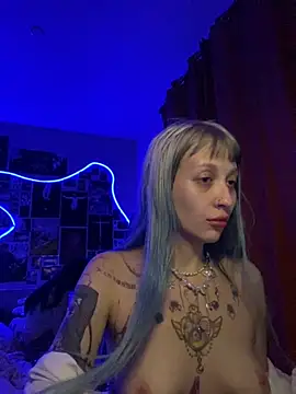 Snapshot of Dooubletroublee chatting on November 9, 10:36 pm Dooubletroublee online show from November 9, 10:36 pm