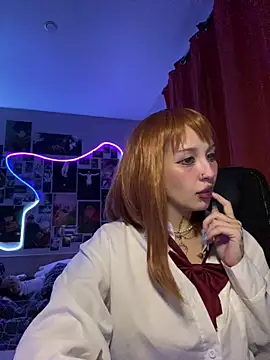 Snapshot of Dooubletroublee chatting on December 18, 10:35 pm Dooubletroublee online show from December 18, 10:35 pm