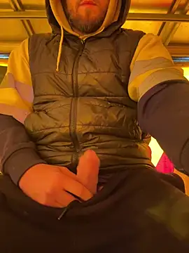 Snapshot of cussy007 chatting on February 6, 11:42 am cussy007 online show from February 6, 11:42 am