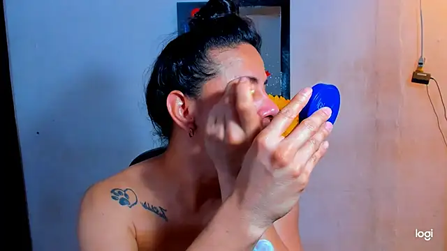 juanblakbigcock online show from April 18, 4:53 pm