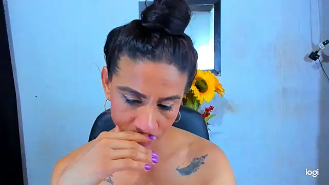 juanblakbigcock online show from March 21, 3:52 am