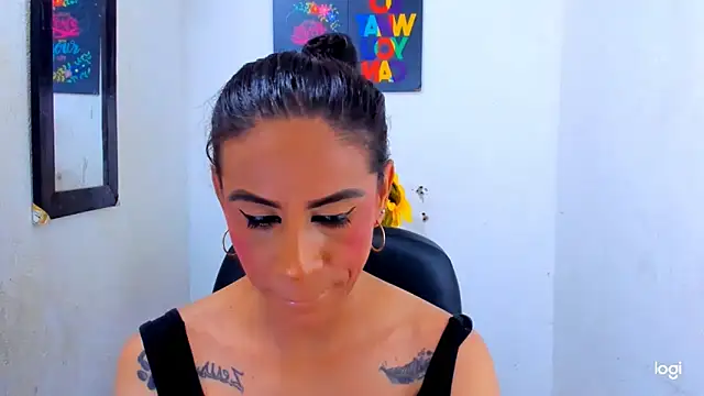 Snapshot of juanblakbigcock chatting on December 1, 3:57 pm juanblakbigcock online show from December 1, 3:57 pm