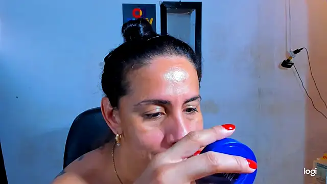 Snapshot of juanblakbigcock chatting on July 4, 4:33 pm juanblakbigcock online show from July 4, 4:33 pm