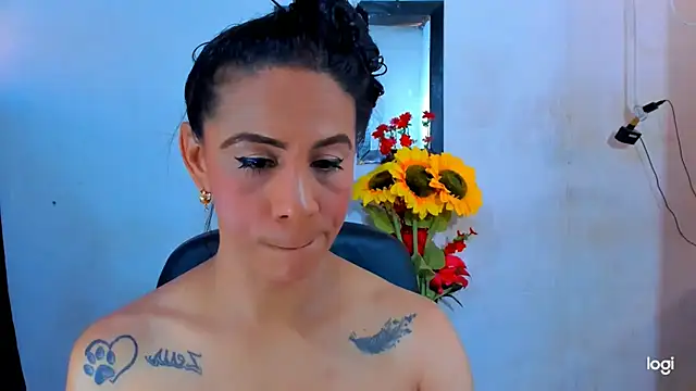 Snapshot of juanblakbigcock chatting on July 10, 3:23 pm juanblakbigcock online show from July 10, 3:23 pm