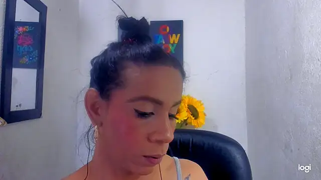 Snapshot of juanblakbigcock chatting on October 31, 3:41 pm juanblakbigcock online show from October 31, 3:41 pm