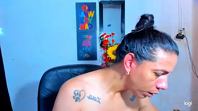 juanblakbigcock online show from May 1, 4:12 pm