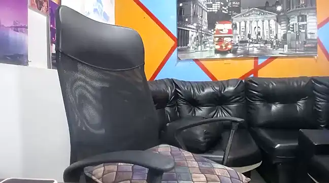 Heidy Sumers online show from February 11, 8:20 pm