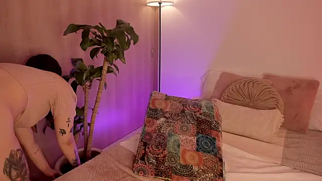 Lady lacey05 online show from February 26, 1:16 am