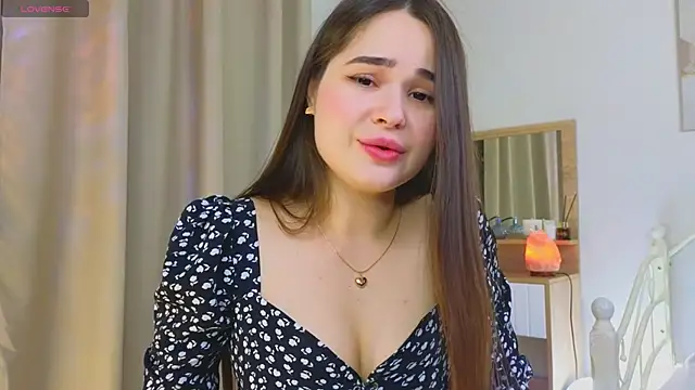 KateBleare online show from March 10, 3:30 pm