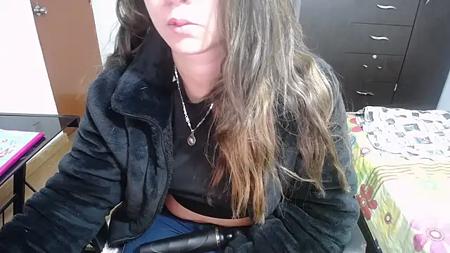 Luna girlhot  online show from March 5, 4:02 am