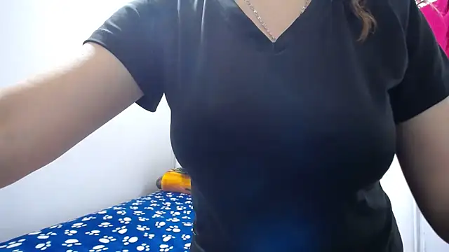 Luna girlhot  online show from March 4, 4:04 pm