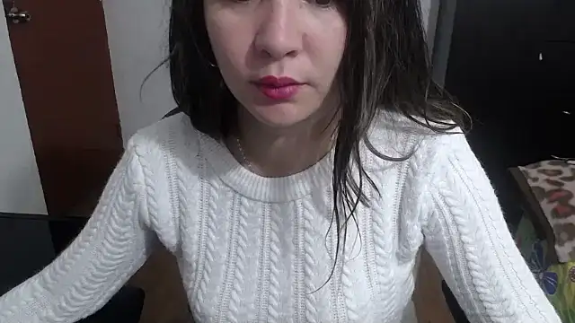 Luna girlhot  online show from March 3, 6:46 pm