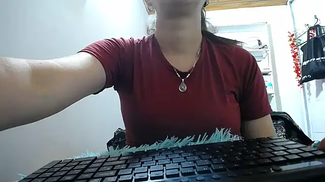 Luna girlhot  online show from April 29, 6:58 pm