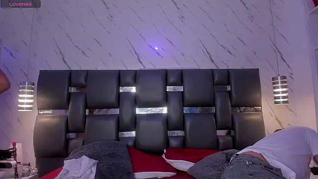 PittAndLunaa online show from March 5, 12:35 pm