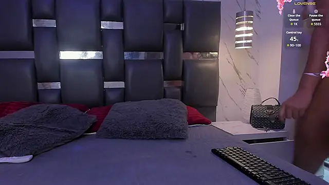 PittAndLunaa online show from March 25, 12:26 pm