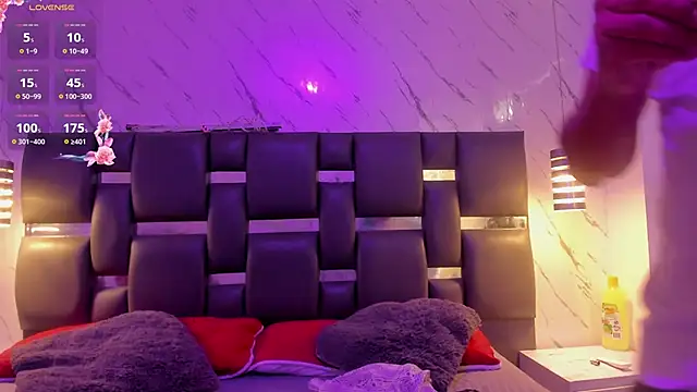 PittAndLunaa online show from March 10, 12:31 pm