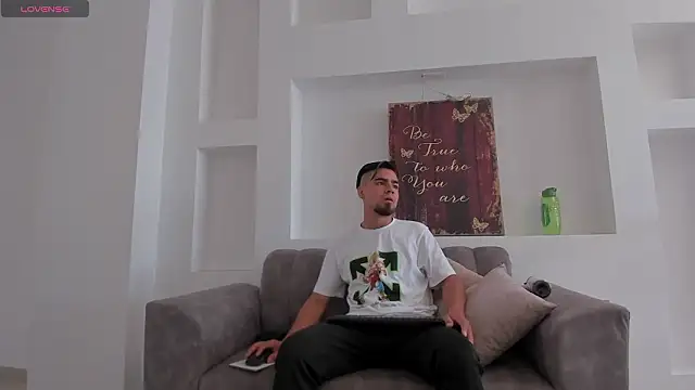 PittAndLunaa online show from March 1, 12:27 pm