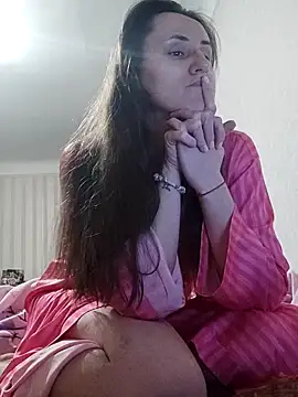 emeli moon online show from March 8, 7:42 pm