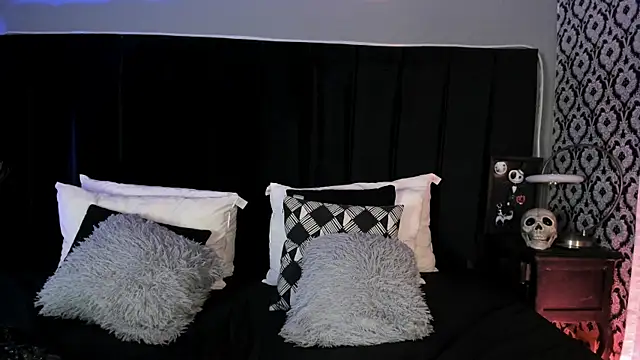 Adeelinee online show from April 7, 7:59 pm