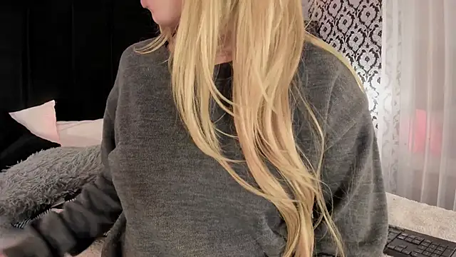 Adeelinee online show from November 20, 7:47 pm