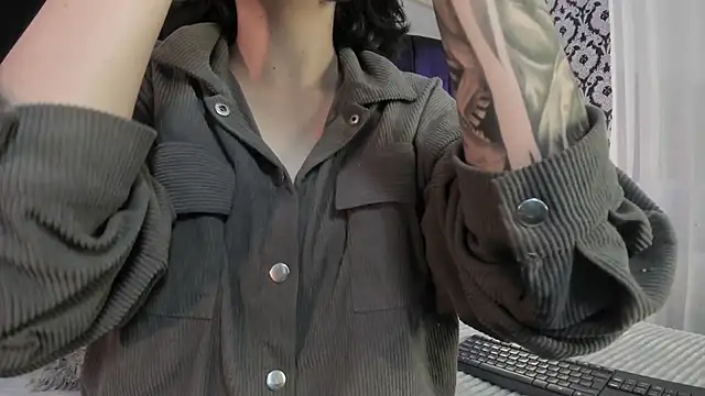 Adeelinee online show from November 18, 7:39 pm