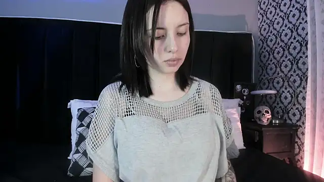 Adeelinee online show from March 26, 8:07 pm