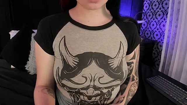 Adeelinee online show from December 1, 7:37 pm