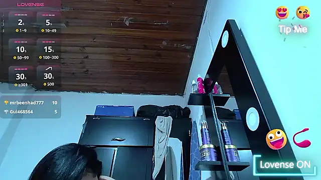 white sexy  online show from March 11, 12:32 pm