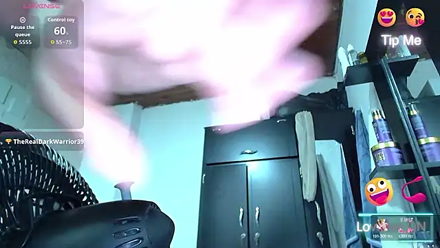 white sexy  online show from March 23, 11:59 pm