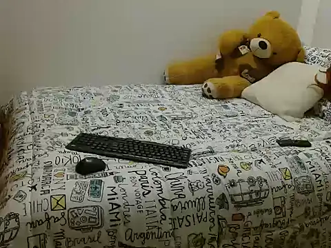 diamondputy04 online show from April 17, 2:36 am