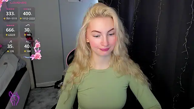 Snapshot of Kimmy_powell chatting on February 22, 4:04 am Kimmy powell online show from February 22, 4:04 am