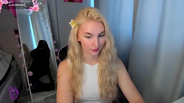 Snapshot of Kimmy_powell chatting on June 9, 2:23 am Kimmy powell online show from June 9, 2:23 am